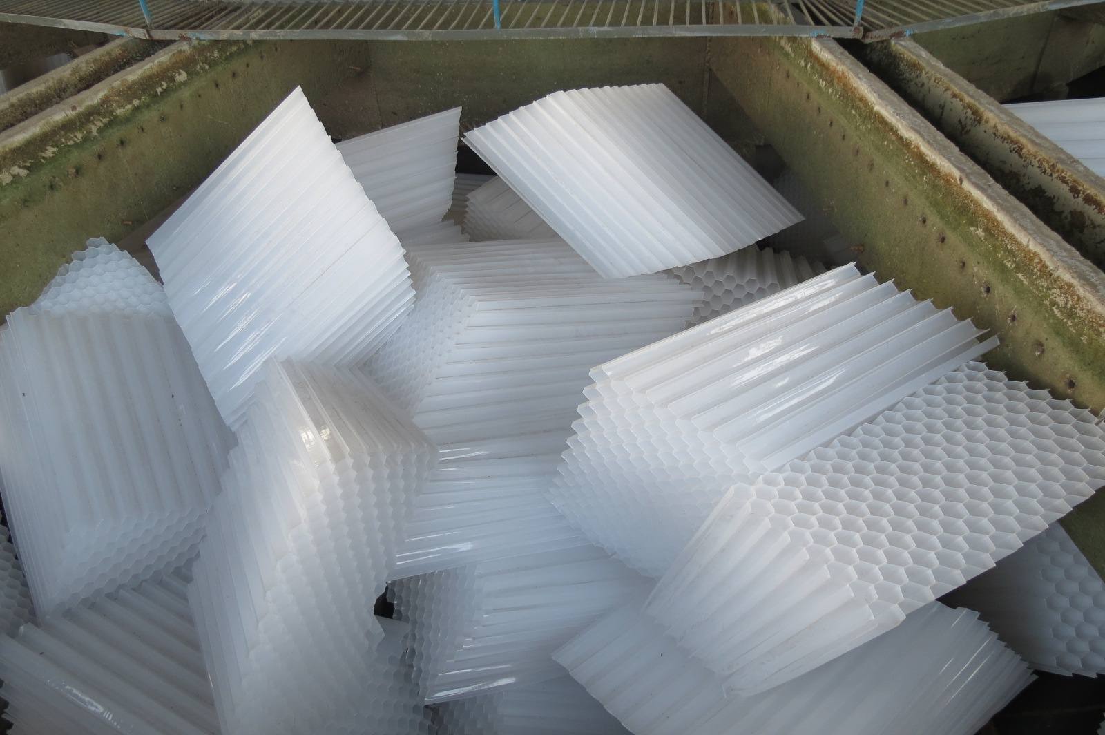 沉淀池里的斜管填料是不是越厚越經(jīng)用呢？